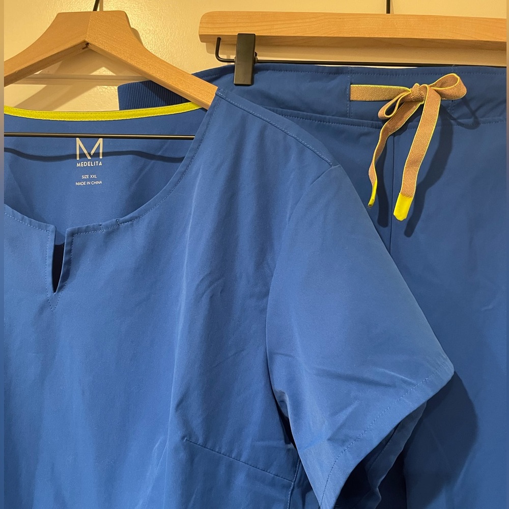 Medelita royal blue scrub set XXL